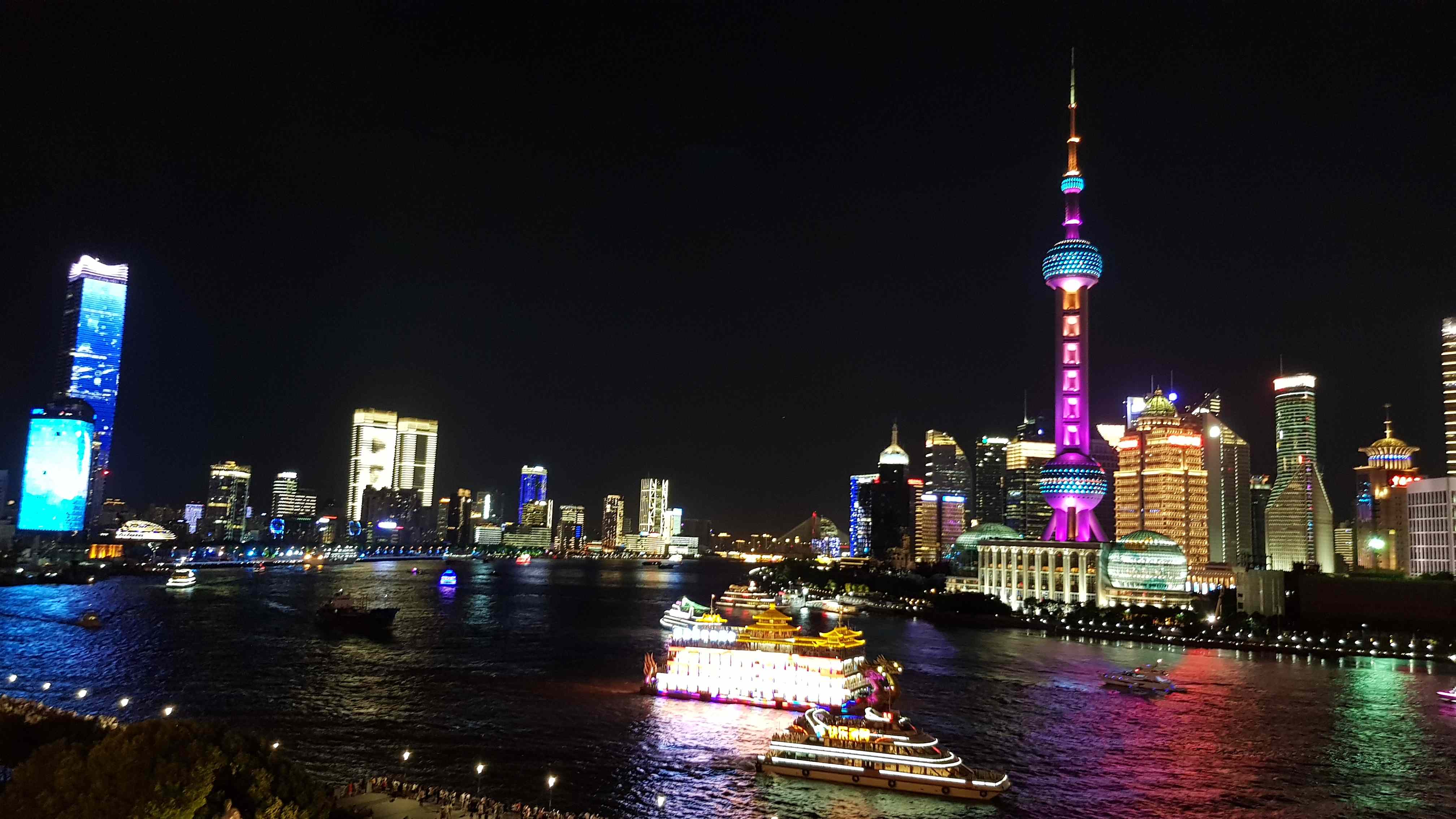 Blick auf den Huangpu und Skyline